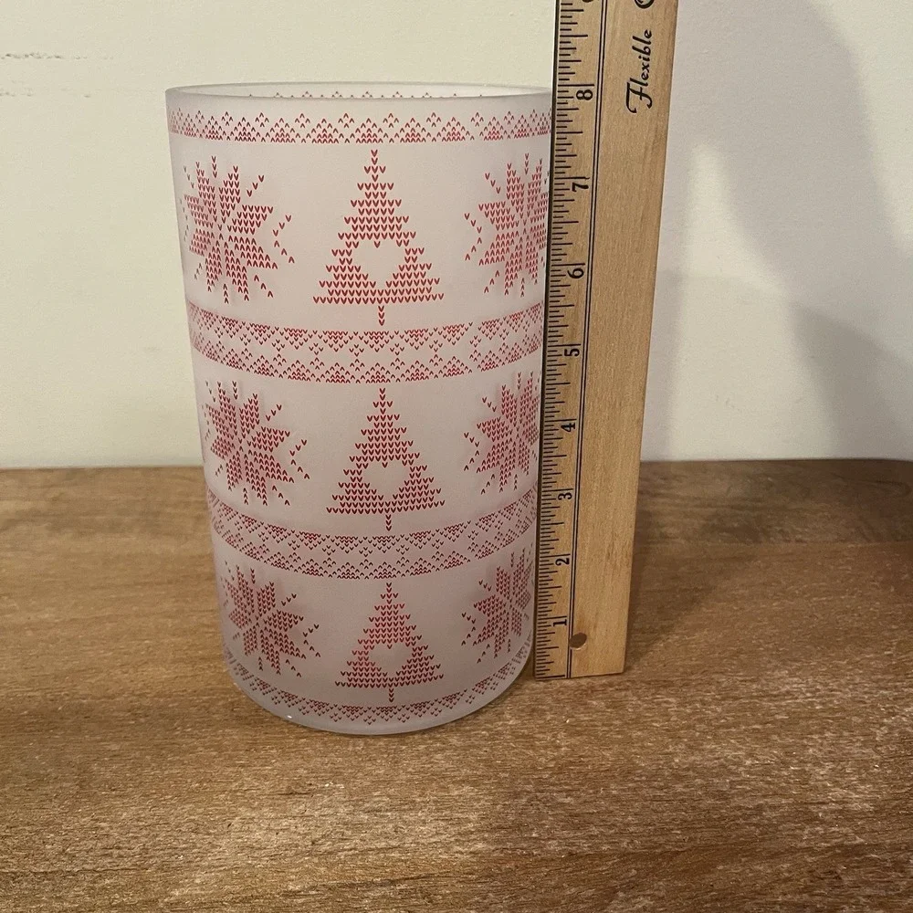 Yankee Candle Mountain Holiday  Nordic Stitch Frosted Glass Hurricane‎ 8